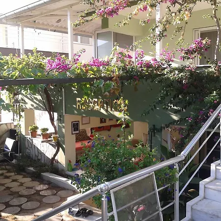 Zeus Apart Apart Otel *