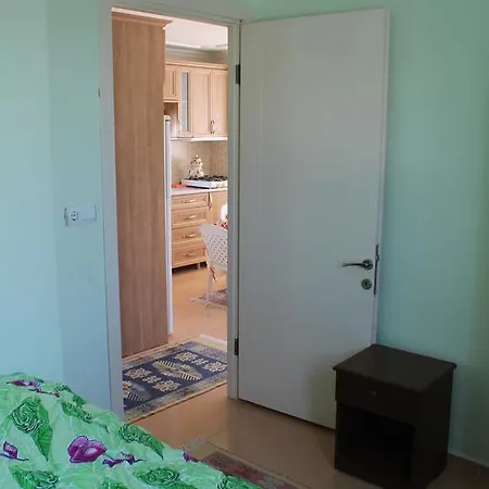 מלון דירות Zeus Apart *