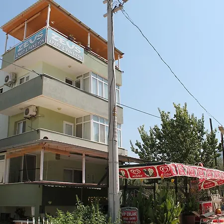 Zeus Apart מלון דירות