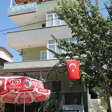 מלון דירות Zeus Apart