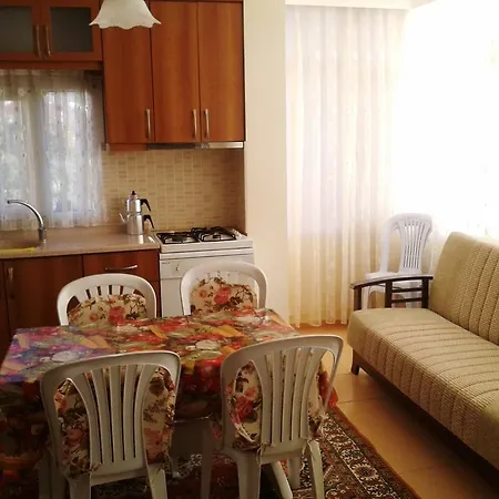 מלון דירות Zeus Apart *