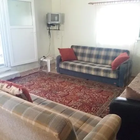 מלון דירות Zeus Apart *