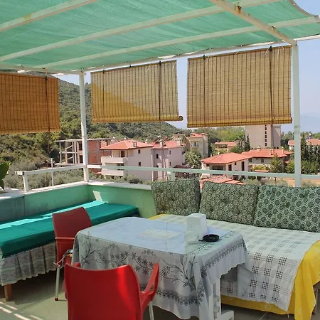 Zeus Apart מלון דירות