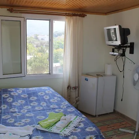 מלון דירות Zeus Apart *